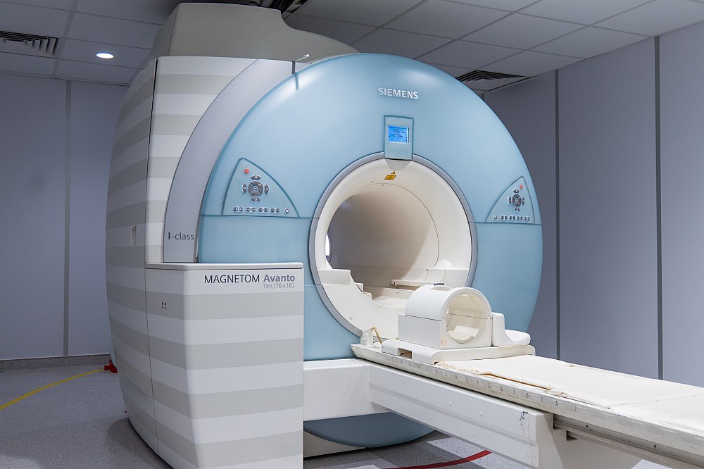 Magnetic resonance examination room